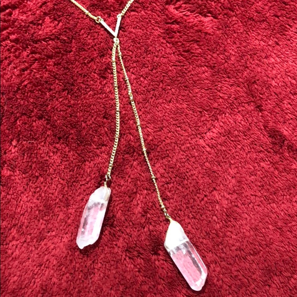 GORGEOUS NECKLACE IN GOLD COLOR WITH CLEAR QUARTZ